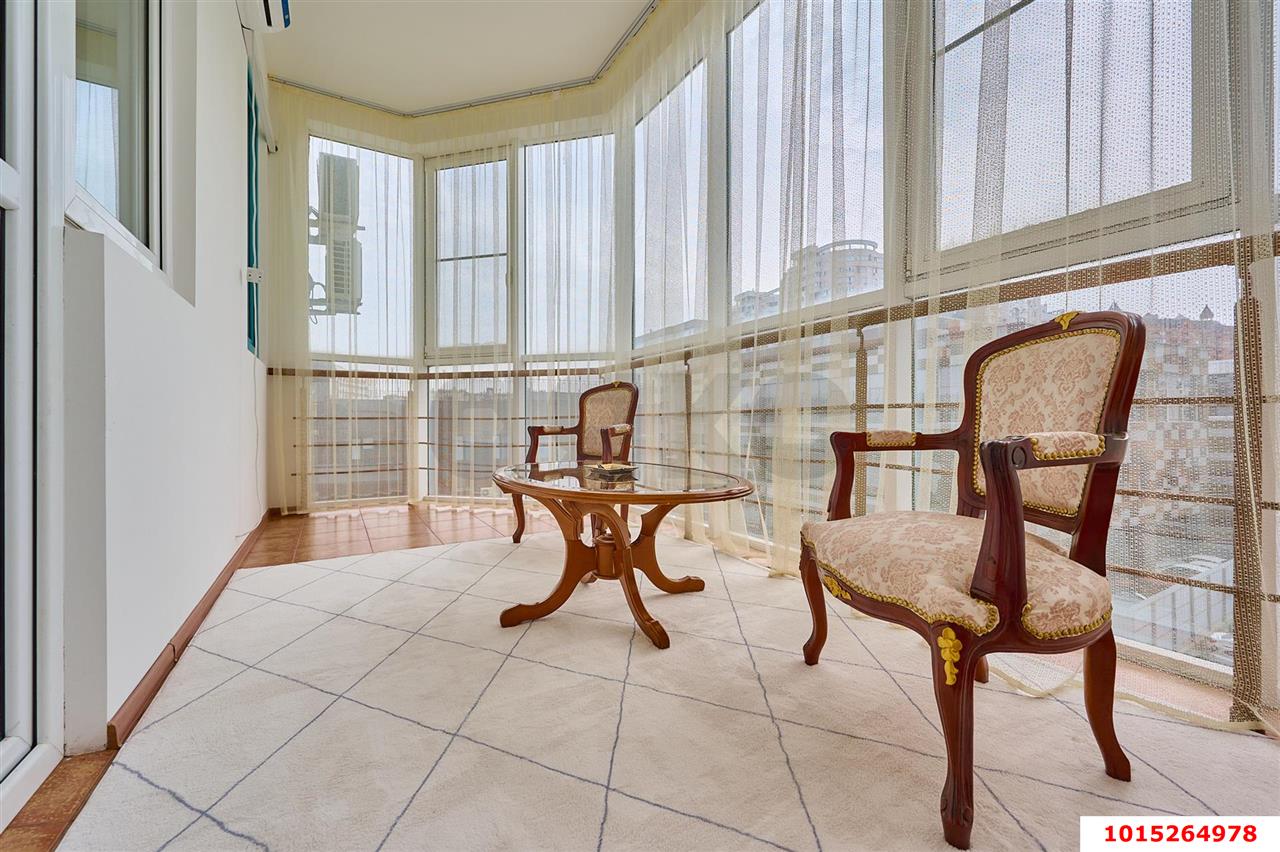 Фото №1: 2-комнатная квартира 96 м² - Краснодар, Центральный, ул. Кубанская набережная, 37/12