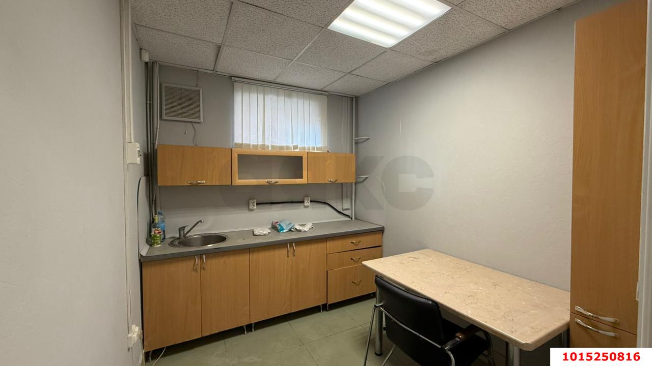 Фото №3: Коммерция 65 м² - Краснодар, мкр. Западный внутригородской округ, ул. Красная, 155/2