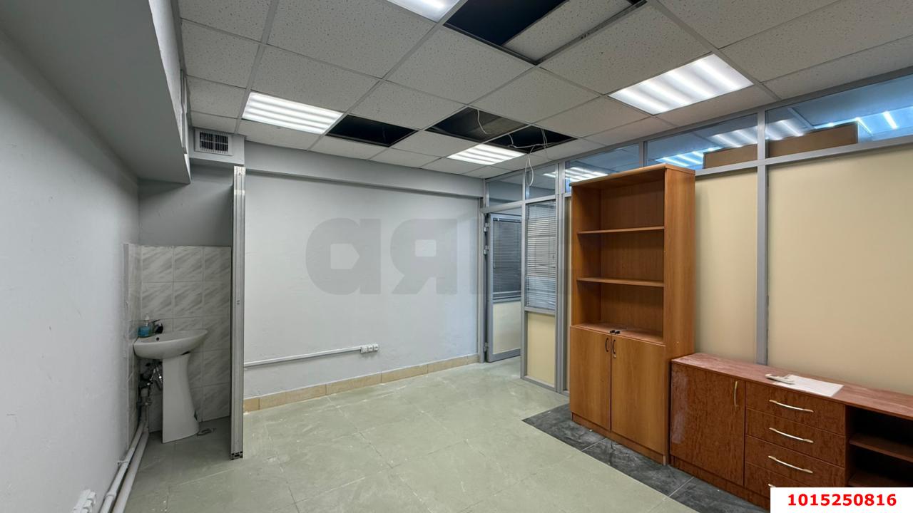 Фото №6: Торговое помещение 65 м² - Краснодар, Западный внутригородской округ, ул. Красная, 155/2