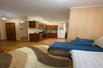 Фото №1: 2-комнатная квартира 56 м² - Краснодар, мкр. Завод Радиоизмерительных Приборов, ул. Яснополянская, 17