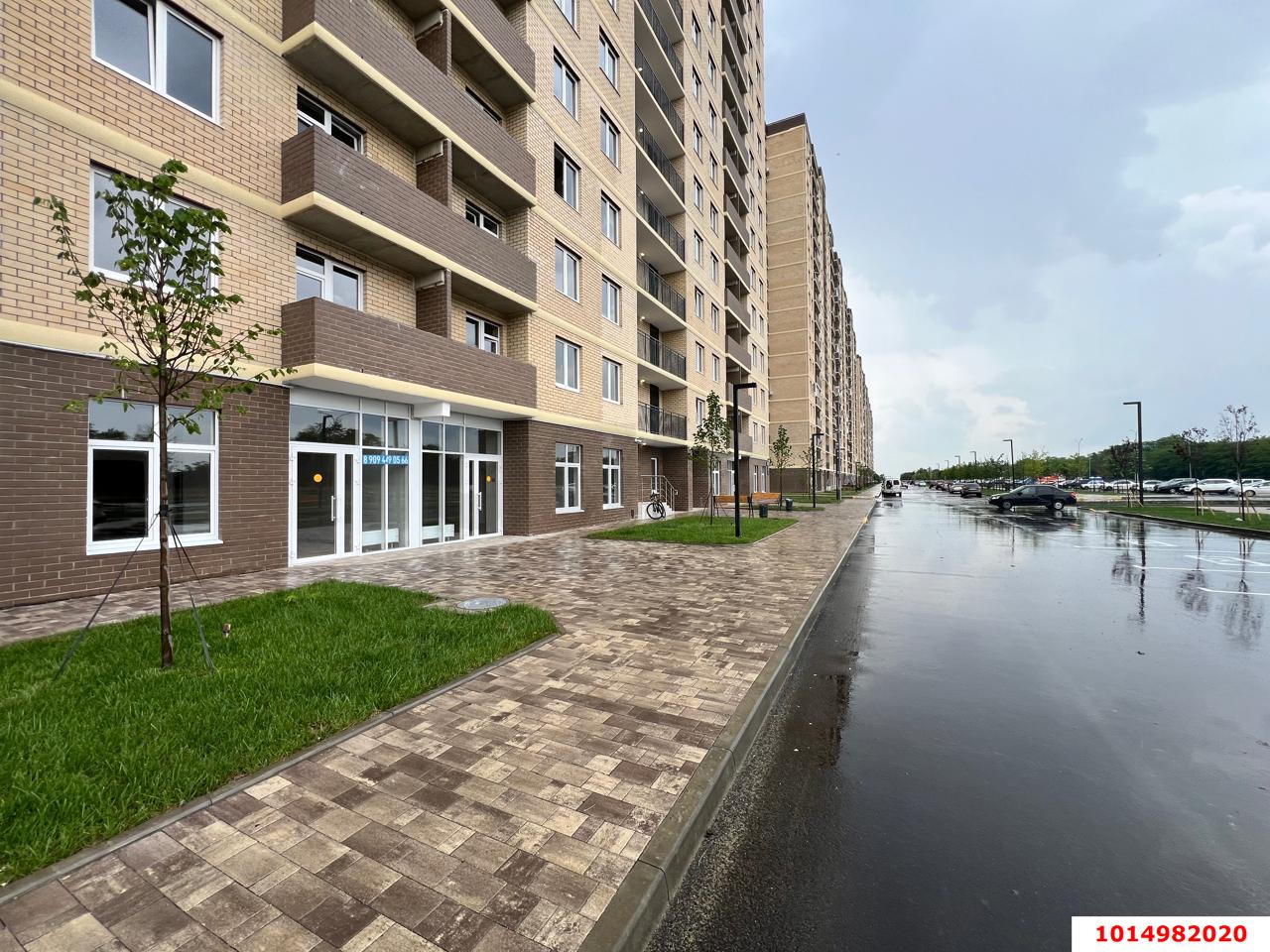 Фото №2: Торговое помещение 44 м² - Краснодар, жилой комплекс Дыхание, ул. Лётчика Позднякова, 2к25