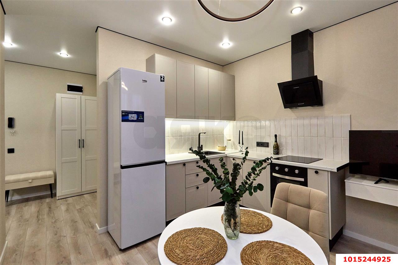 Фото №1: 1-комнатная квартира 40 м² - Краснодар, Восточно-Кругликовский, ул. им. Героя Яцкова И.В., 6