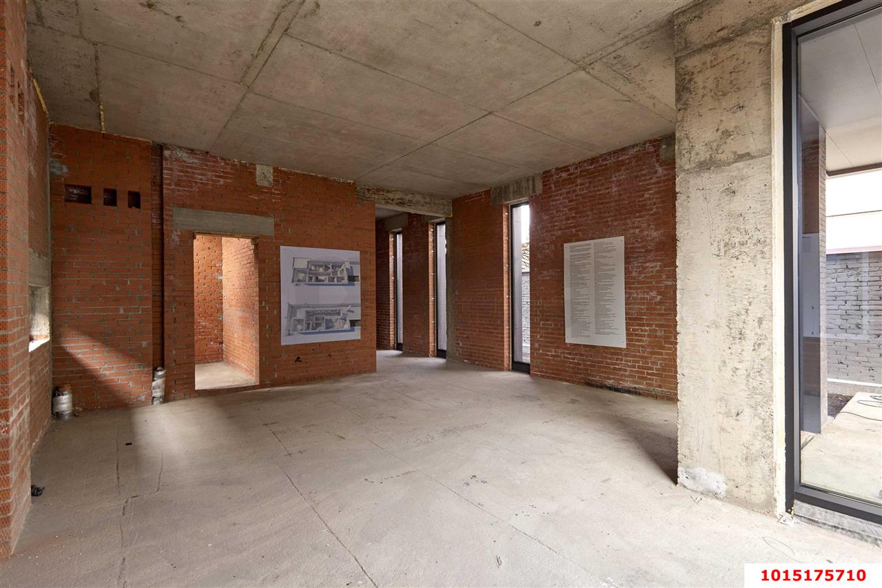 Фото №8: Дом 250 м² + 6 сот. - Краснодар, Фестивальный, ул. Труда, 180