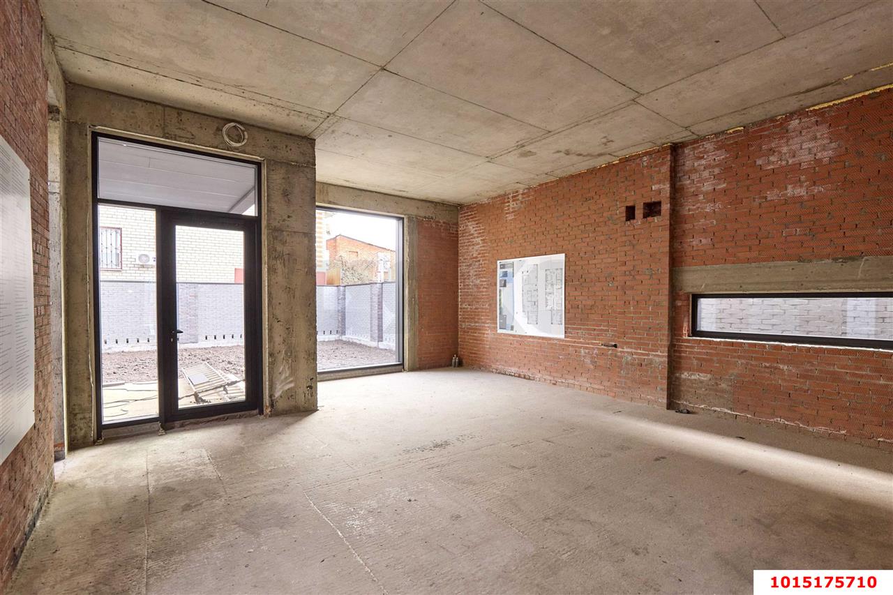 Фото №6: Дом 250 м² + 6 сот. - Краснодар, Фестивальный, ул. Труда, 180