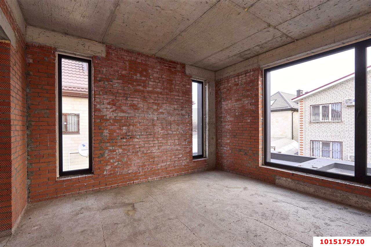 Фото №11: Дом 250 м² + 6 сот. - Краснодар, Фестивальный, ул. Труда, 180