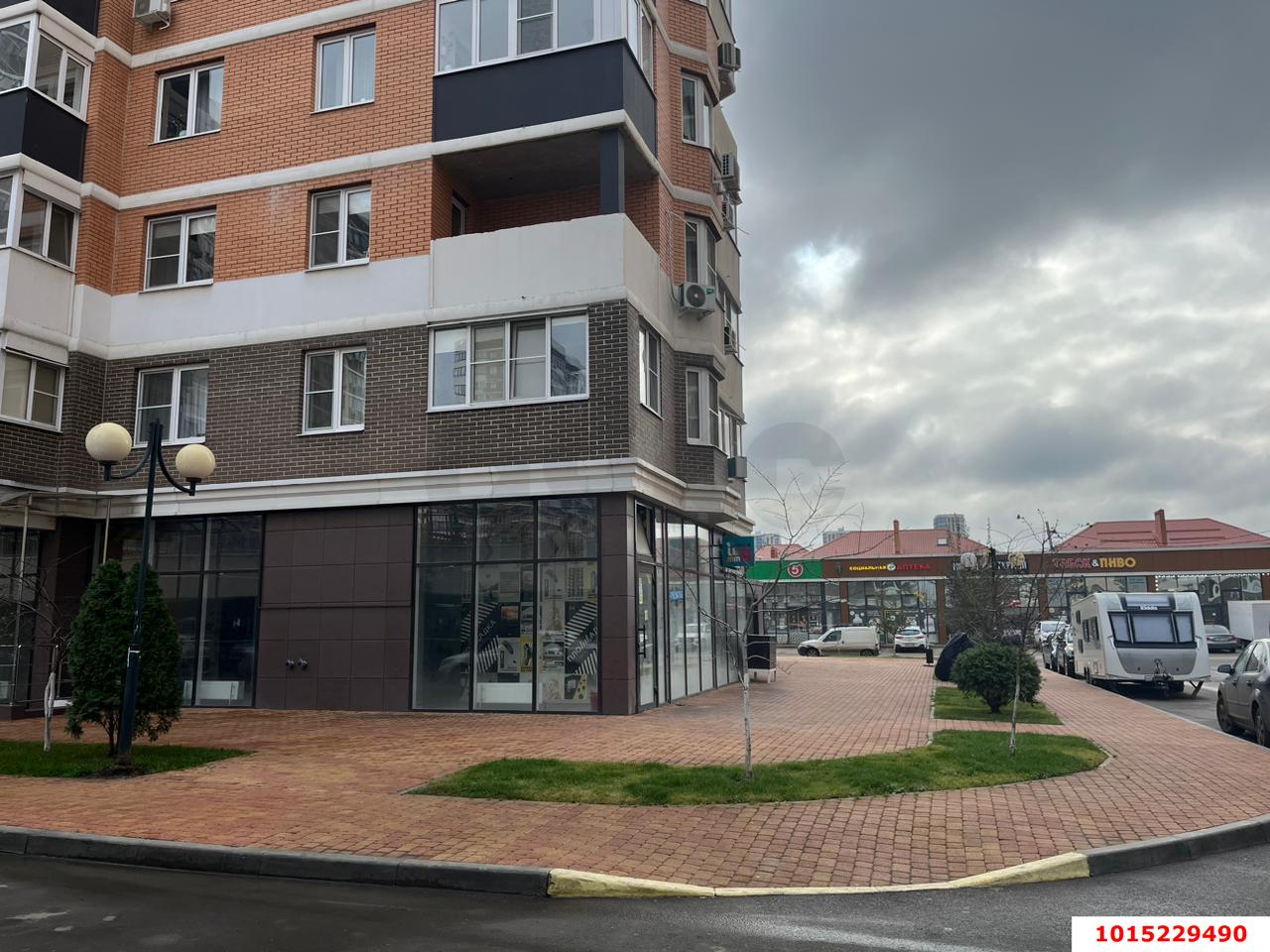 Фото №7: Торговое помещение 86 м² - Краснодар, жилой комплекс Альпы, ул. Командорская, 6к1