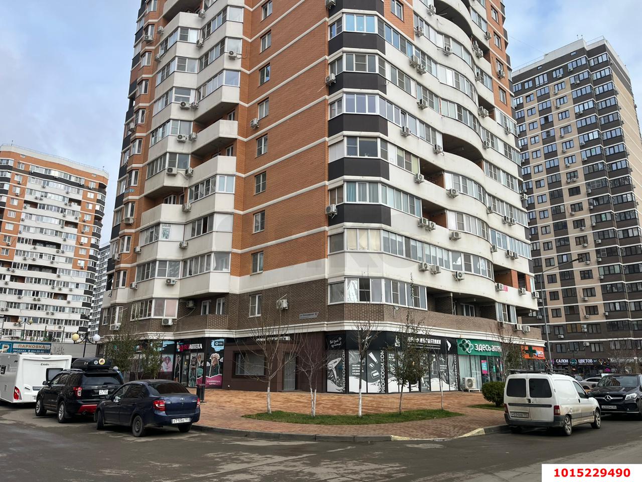 Фото №2: Торговое помещение 86 м² - Краснодар, жилой комплекс Альпы, ул. Командорская, 6к1