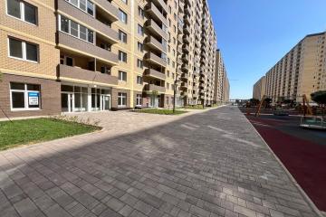 Фото №2: Коммерция 44 м² - Краснодар, мкр. жилой комплекс Дыхание, ул. Лётчика Позднякова, 2к25