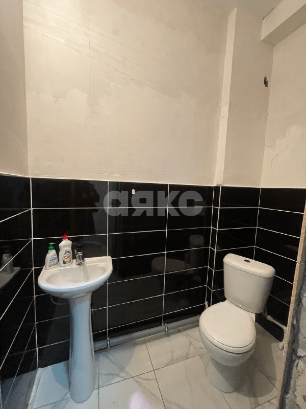 Фото №7: Коммерция 104 м² - Майкоп, квартал Черёмушки, ул. Пионерская, 530