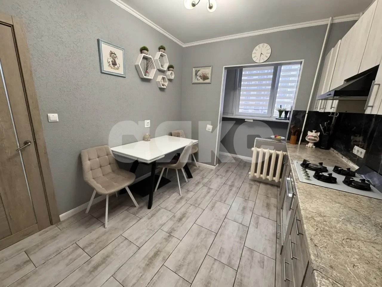 Фото №1: 2-комнатная квартира 63 м² - Геленджик, Южный, ул. Жуковского, 18