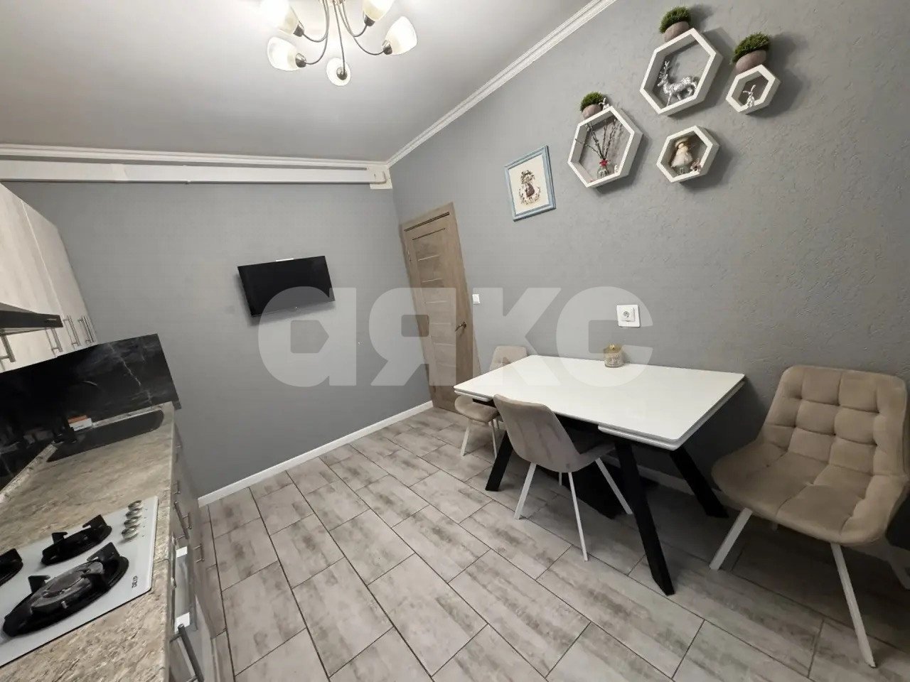 Фото №4: 2-комнатная квартира 63 м² - Геленджик, Южный, ул. Жуковского, 18