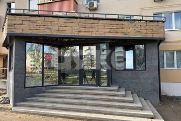 Фото №1: Коммерция 70 м² - Мариуполь, р. Жовтневый, пр-кт Строителей, 86А