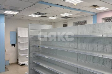 Фото №3: Коммерция 100 м² - Мариуполь, р. Жовтневый, ул. Административная площадь