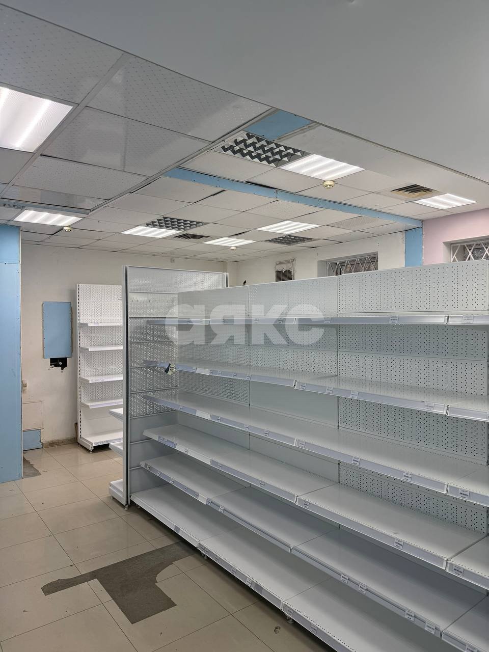 Фото №3: Коммерция 100 м² - Мариуполь, Жовтневый, ул. Административная площадь