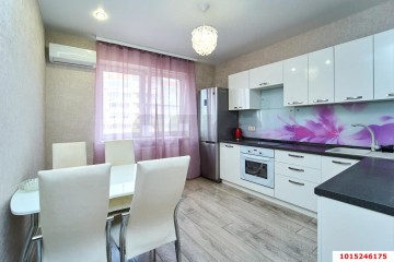 Фото №1: 2-комнатная квартира 59 м² - Краснодар, мкр. Солнечный, ул. Казбекская, 3