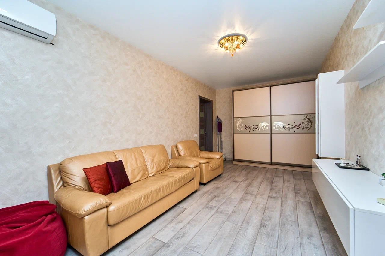 Фото №2: 2-комнатная квартира 65 м² - Краснодар, Прикубанский внутригородской округ, Солнечный, мкр. Фестивальный, ул. Казбекская, 3