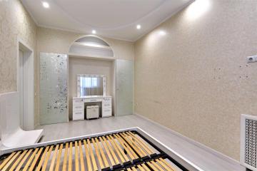 Фото №4: 2-комнатная квартира 100 м² - Краснодар, мкр. Юбилейный, б-р Клары Лучко, 16