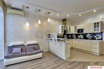 Фото №1: 2-комнатная квартира 100 м² - Краснодар, мкр. Юбилейный, б-р Клары Лучко, 16