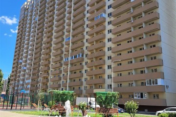 Фото №1: 1-комнатная квартира 38 м² - Краснодар, мкр. Камвольно-суконный Комбинат, ул. Магистральная, 11