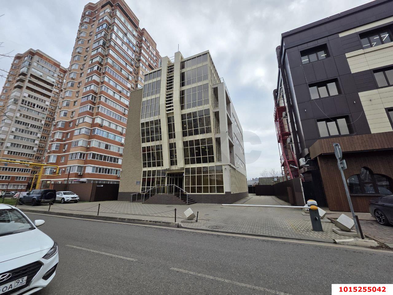 Фото №1: Офисное помещение 3607 м² - Краснодар, Фестивальный, ул. Аэродромная, 132