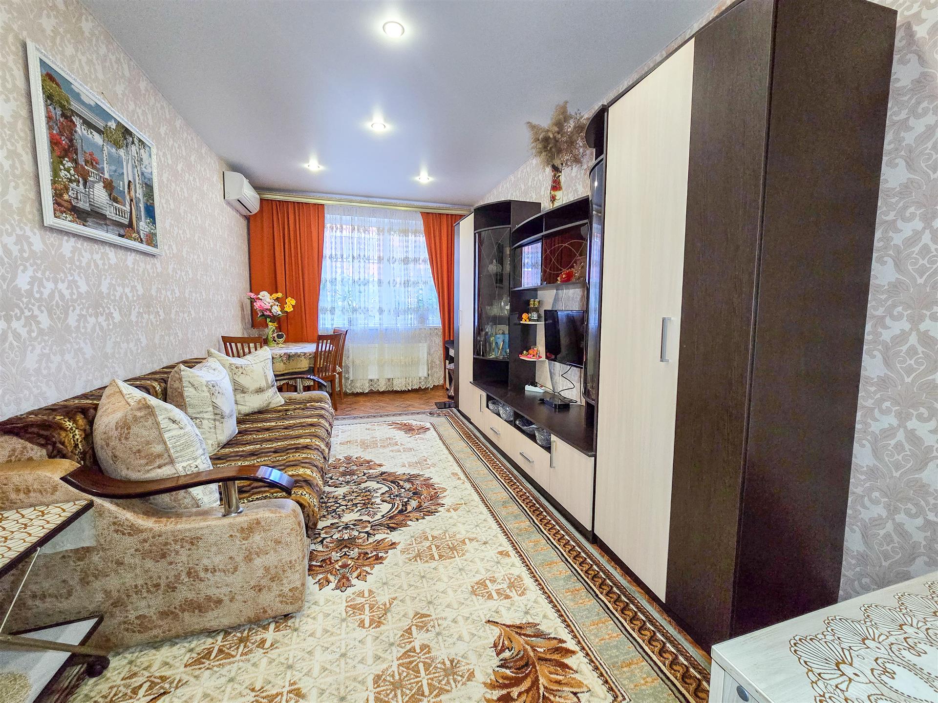 Фото №1: 1-комнатная квартира 43 м² - Краснодар, Прикубанский внутригородской округ, Завод Радиоизмерительных Приборов, мкр. Музыкальный, ул. имени Сергея Есенина, 108лит3