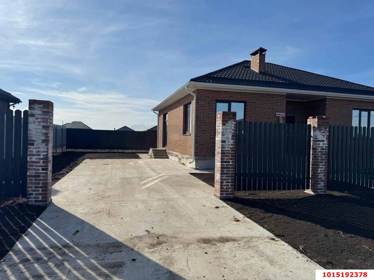 Фото №2: Дом 124 м² + 4.3 сот. - Динская, Северный, ул. 300-летия Кубанского Войска, 80