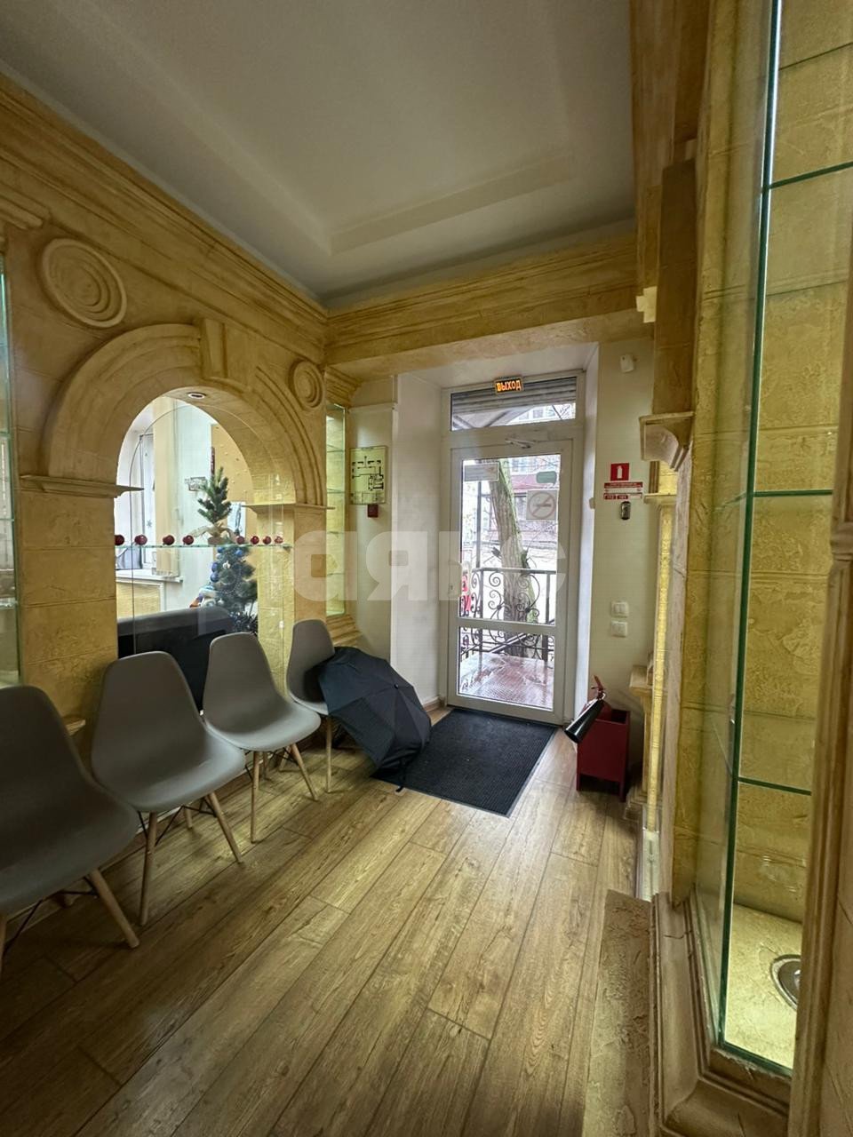 Фото №1: Коммерция 67 м² - Ростов-на-Дону, Октябрьский, ул. Текучёва, 135