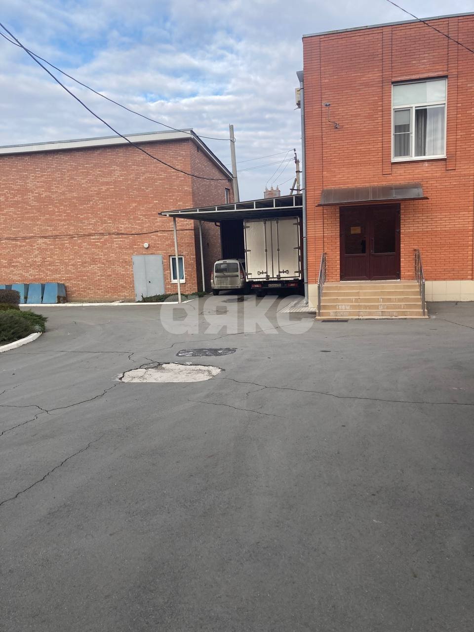 Фото №5: Коммерция 1037 м² - Шахты, Артём, ул. Жукова, 9