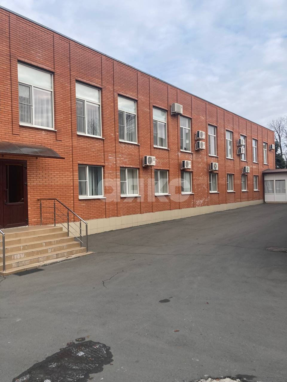 Фото №1: Коммерция 1037 м² - Шахты, Артём, ул. Жукова, 9