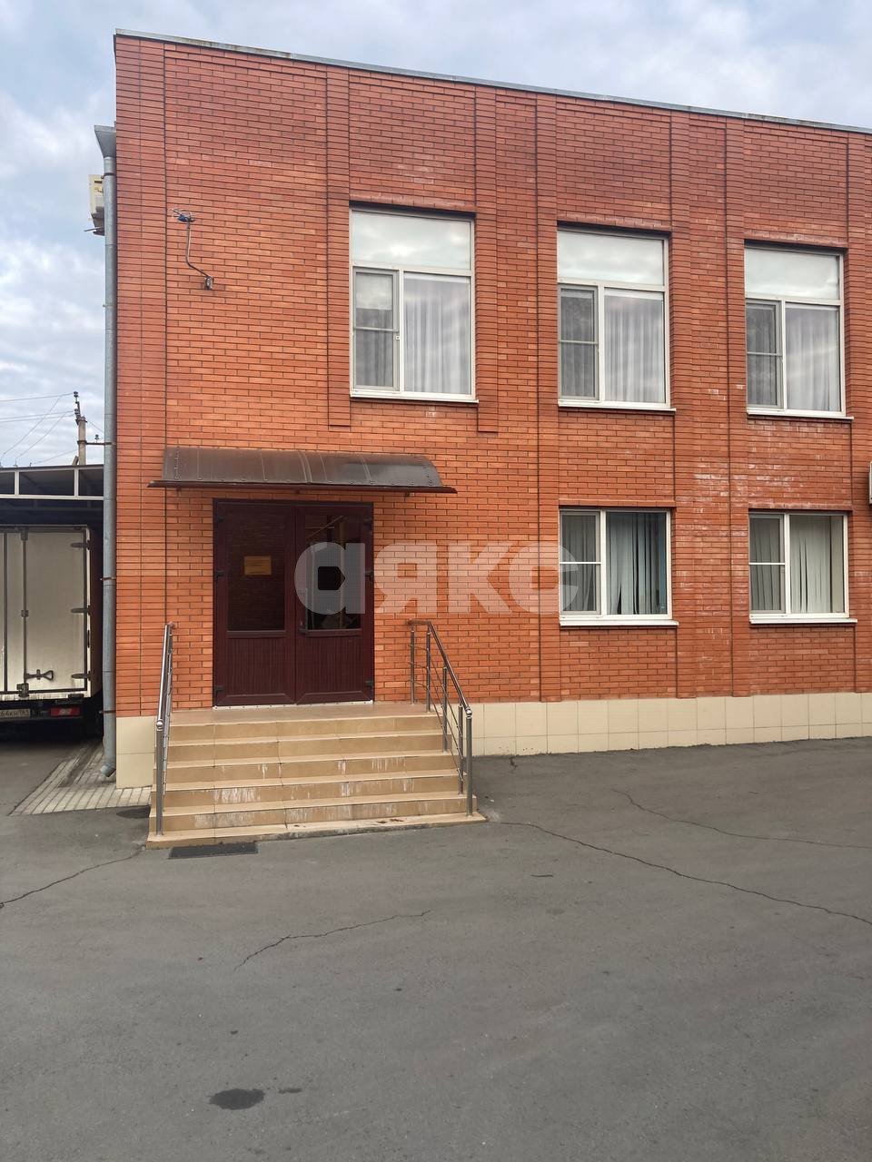 Фото №6: Коммерция 1037 м² - Шахты, Артём, ул. Жукова, 9