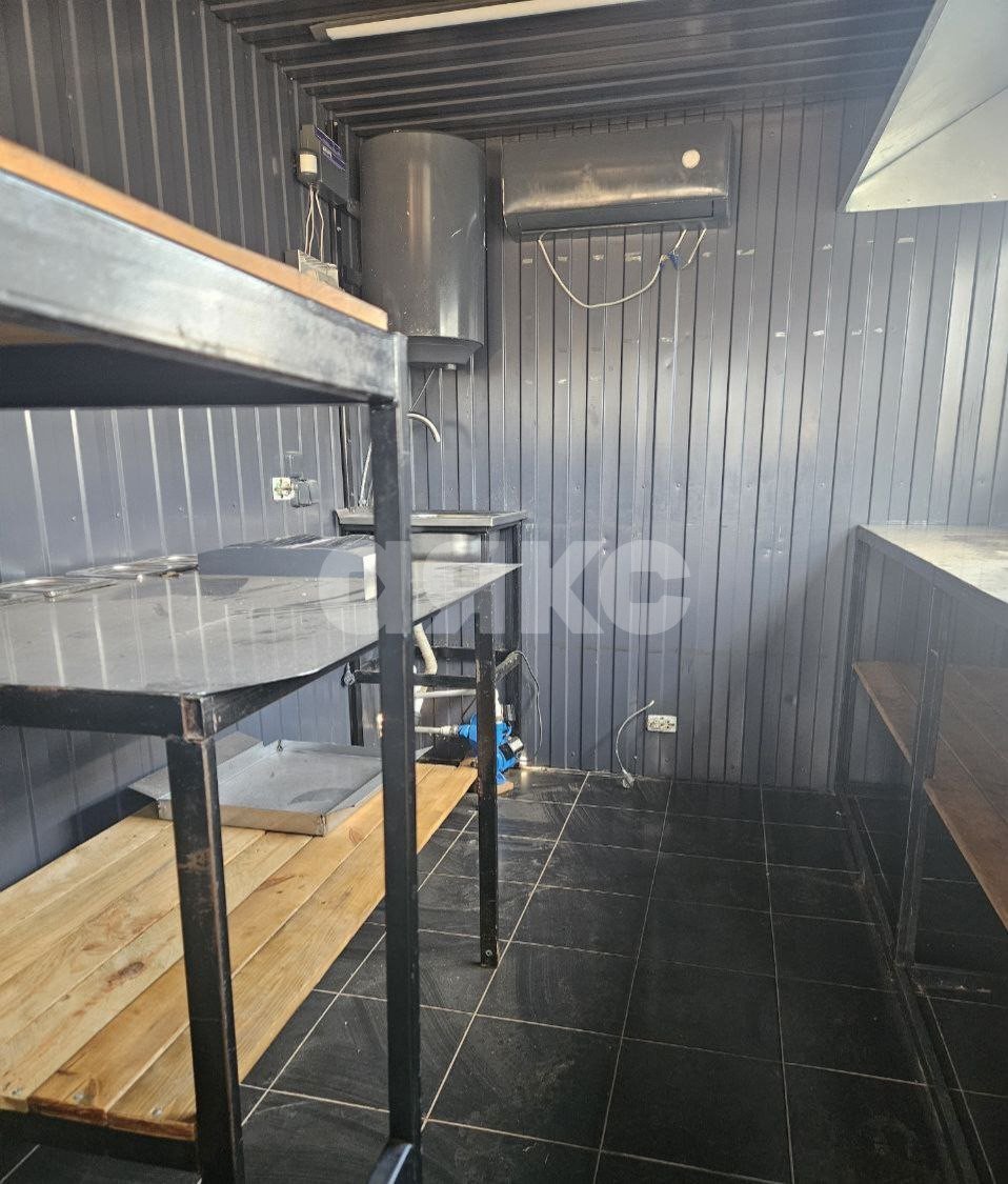 Фото №4: Коммерция 18 м² - Мариуполь, Жовтневый, ул. Административная площадь