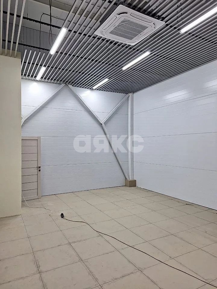 Фото №4: Коммерция 460 м² - Керчь, ул. Кирова, 1