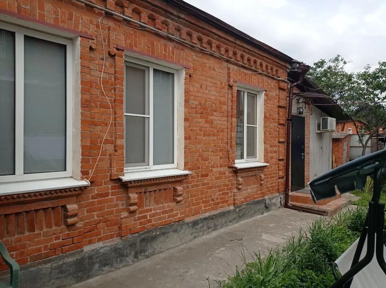 Фото №1: Часть дома 40 м² + 1.1 сот. - Краснодар, Прикубанский внутригородской округ, мкр. 9-й километр, пр-д 1-й  Сафонова, 36