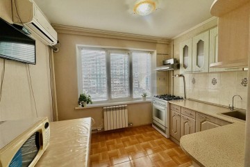 Фото №1: 2-комнатная квартира 46 м² - Краснодар, мкр. Гидростроителей, ул. имени Невкипелого, 19