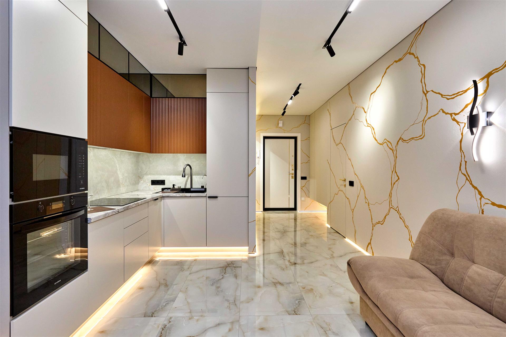 Фото №1: 1-комнатная квартира 45 м² - Краснодар, 4-й квартал, Прикубанский внутригородской округ, мкр. Губернский, ул. имени Героя Николая Шевелёва, 5