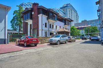 Фото №1: Коммерция 934 м² - Краснодар, мкр. Центральный, ул. Красная, 184/2