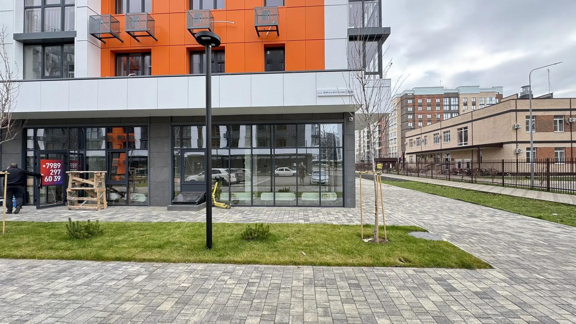 Фото №8: Коммерция 47 м² - Краснодар, Прикубанский внутригородской округ, мкр. жилой комплекс Друзья, ул. имени Генерала Брусилова, 28к3