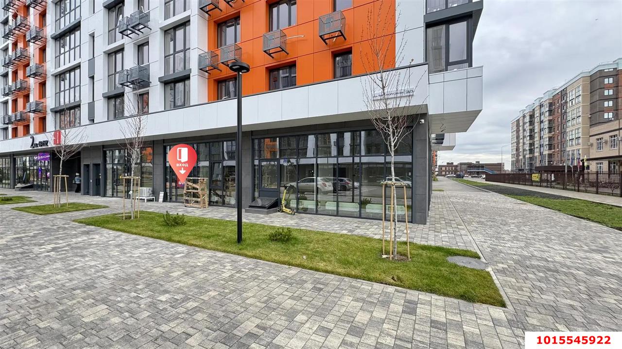 Фото №2: Торговое помещение 48 м² - Краснодар, жилой комплекс Друзья, ул. имени Генерала Брусилова, 28к3