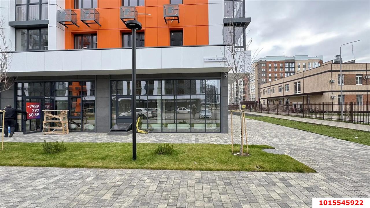 Фото №8: Торговое помещение 48 м² - Краснодар, жилой комплекс Друзья, ул. имени Генерала Брусилова, 28к3