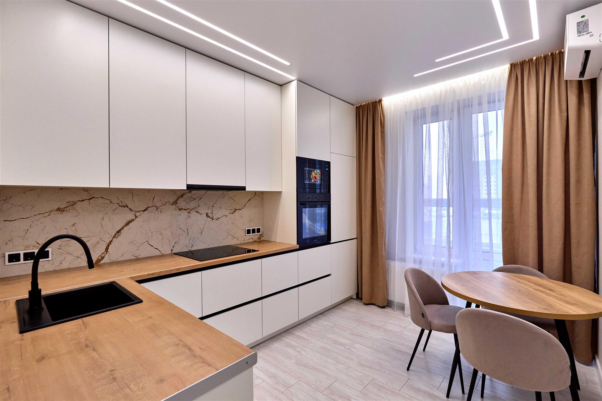 Фото №1: 1-комнатная квартира 32 м² - Краснодар, Центральный внутригородской округ, жилой комплекс Фонтаны, мкр. Черёмушки, ул. Воронежская, 47/14