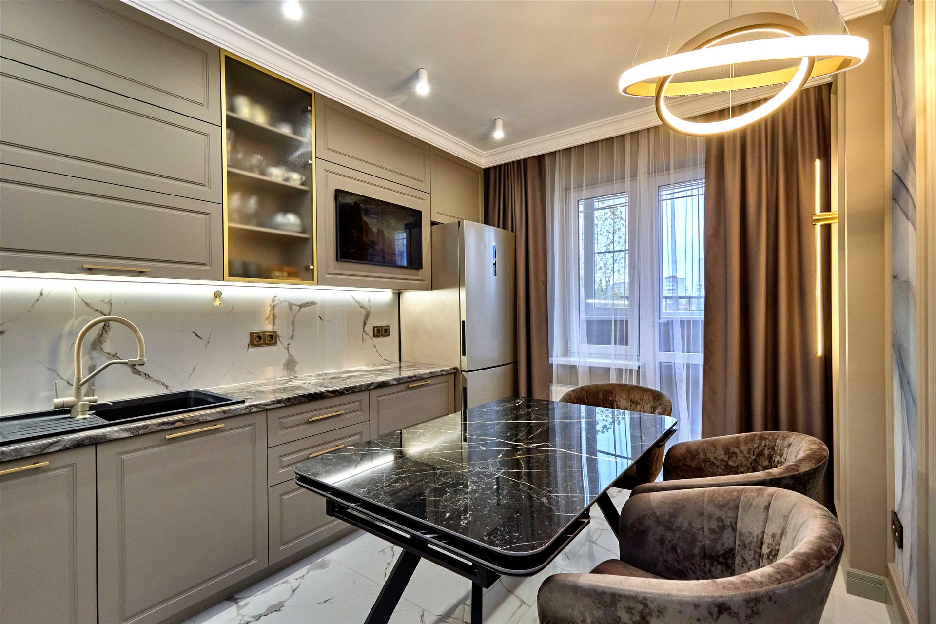 Фото №1: 2-комнатная квартира 65 м² - Краснодар, Центральный внутригородской округ, Табачная Фабрика, мкр. жилой комплекс Все Свои, ул. Колхозная, 5