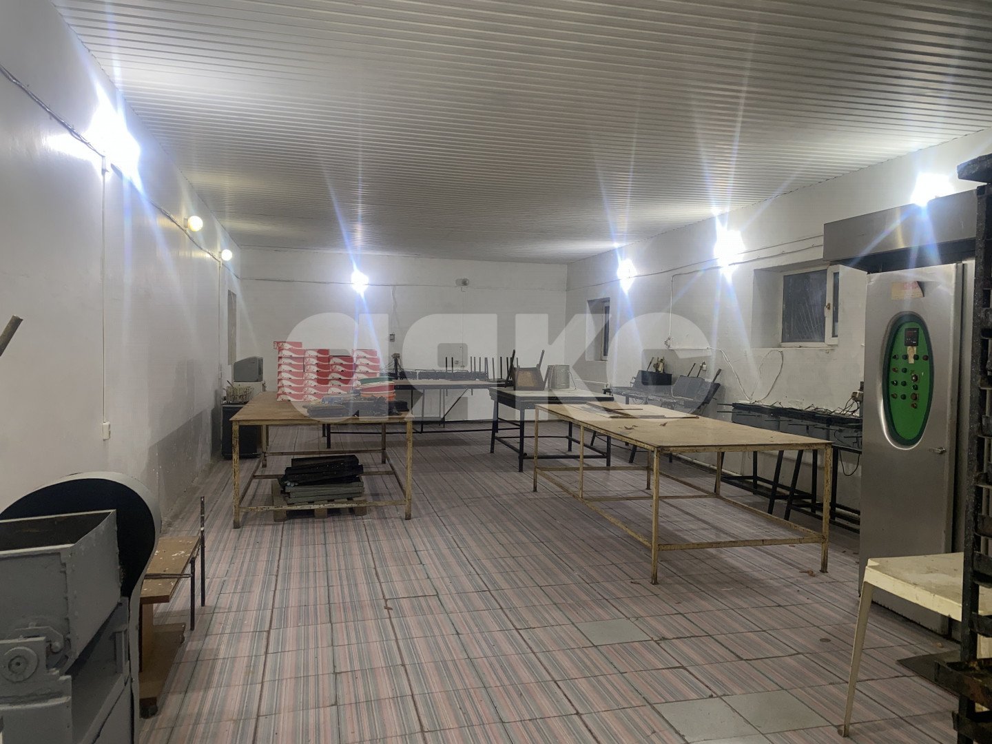 Фото №1: Коммерция 200 м² - Новокубанск, ул. Советская, 96