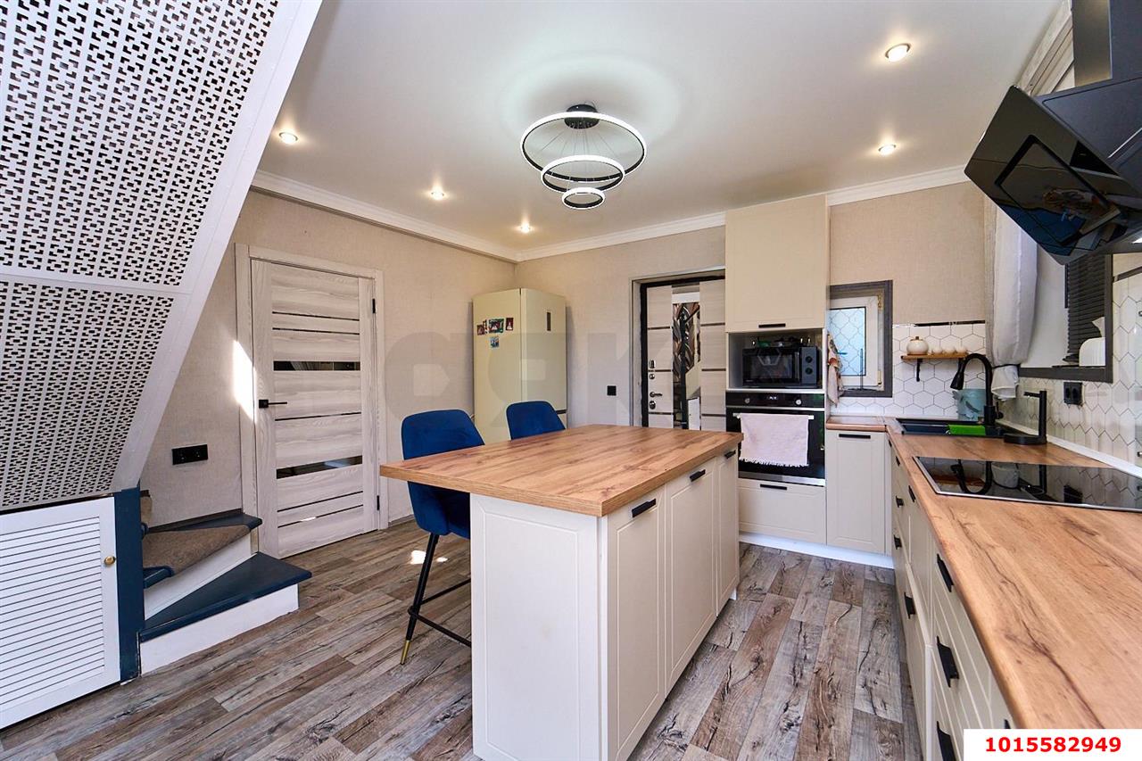 Фото №5: Дом 214 м² + 6 сот. - Механизатор, Южный массив, ул. Осенняя, 281