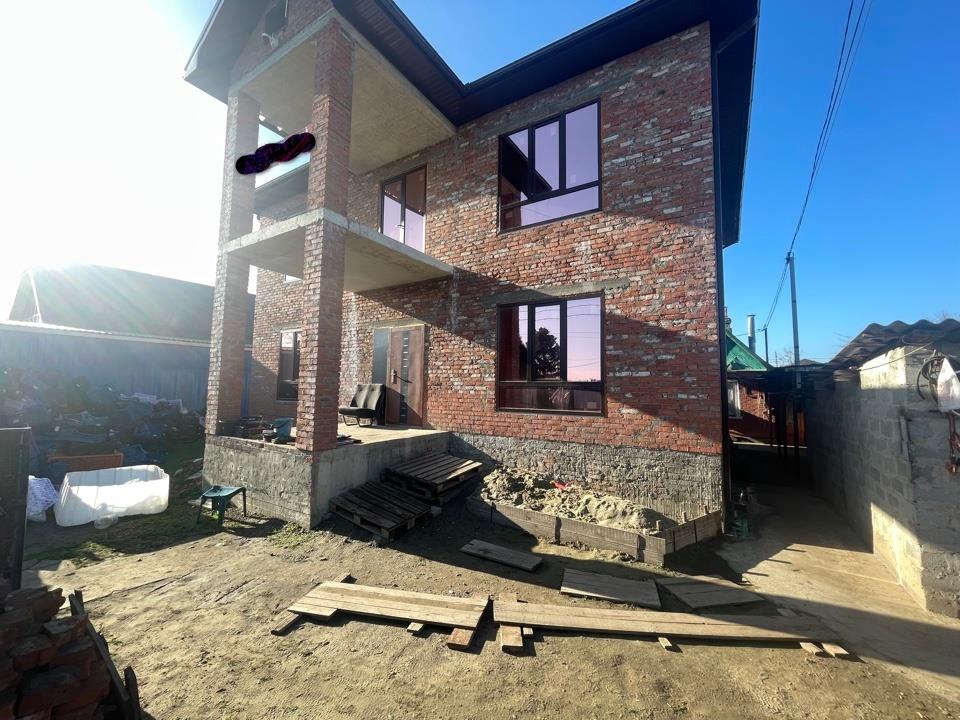 Фото №1: Дом 280 м² + 6 сот. - Берёзовый, мкр. Прикубанский внутригородской округ, ул. Новосельская, 69