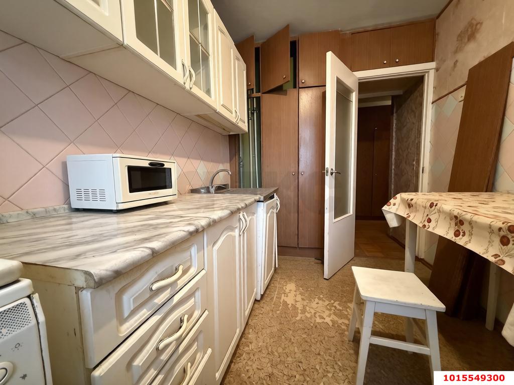 Фото №1: 3-комнатная квартира <span class="whitespace-nowrap">68 м²</span>, <span class="whitespace-nowrap">8/9 эт.</span> - Краснодар, Карасунский внутригородской округ, мкр. Гидростроителей, ул. имени Игнатова, 12