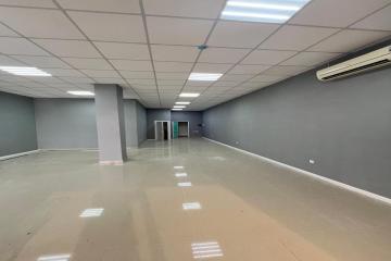 Фото №5: Коммерция 169 м² - Брюховецкая, ул. Советская, 50