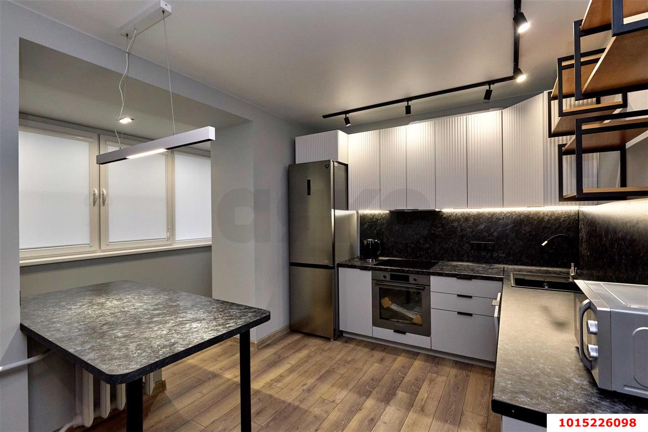 Фото №2: 2-комнатная квартира 87 м² - Краснодар, 40 лет Победы, ул. имени 40-летия Победы, 144/4литА