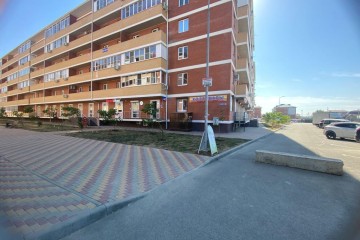 Фото №1: Торговое помещение 74 м² - Новая Адыгея, ул. Бжегокайская, 25к1