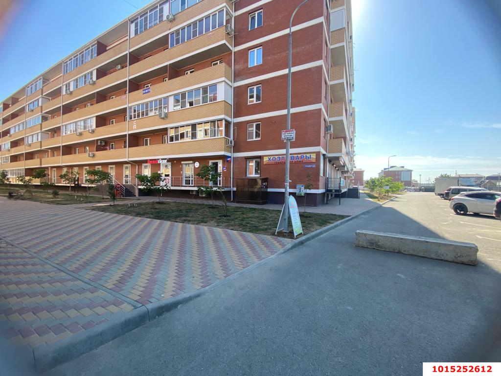 Фото №1: Торговое помещение 74 м² - Новая Адыгея, ул. Бжегокайская, 25к1