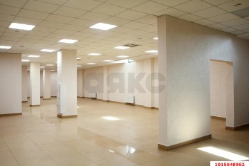 Фото №1: Офисное помещение 307 м² - Краснодар, мкр. Центральный, ул. Кубанская набережная, 45